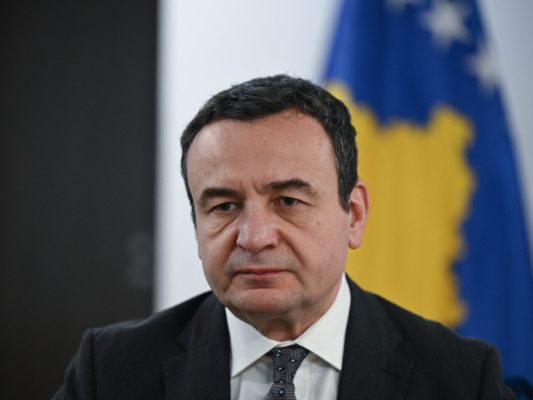 Premier Albin Kurti regierte ab 2021 allein