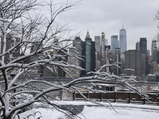 Winterwetter in New York und Umgebung beeinträchtigt Flugverkehr