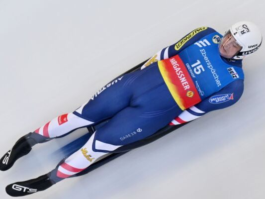 Jonas Müller beginnt die Saison mit einem Sieg