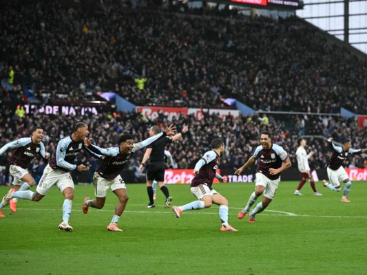 Buendia (m.) sorgte für Jubelausbrüche in Birmingham