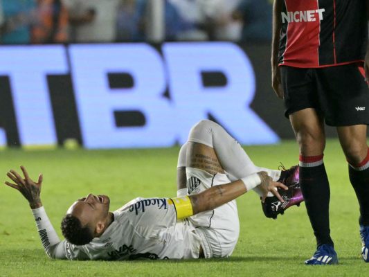 Neymar muss nach Knie-OP pausieren