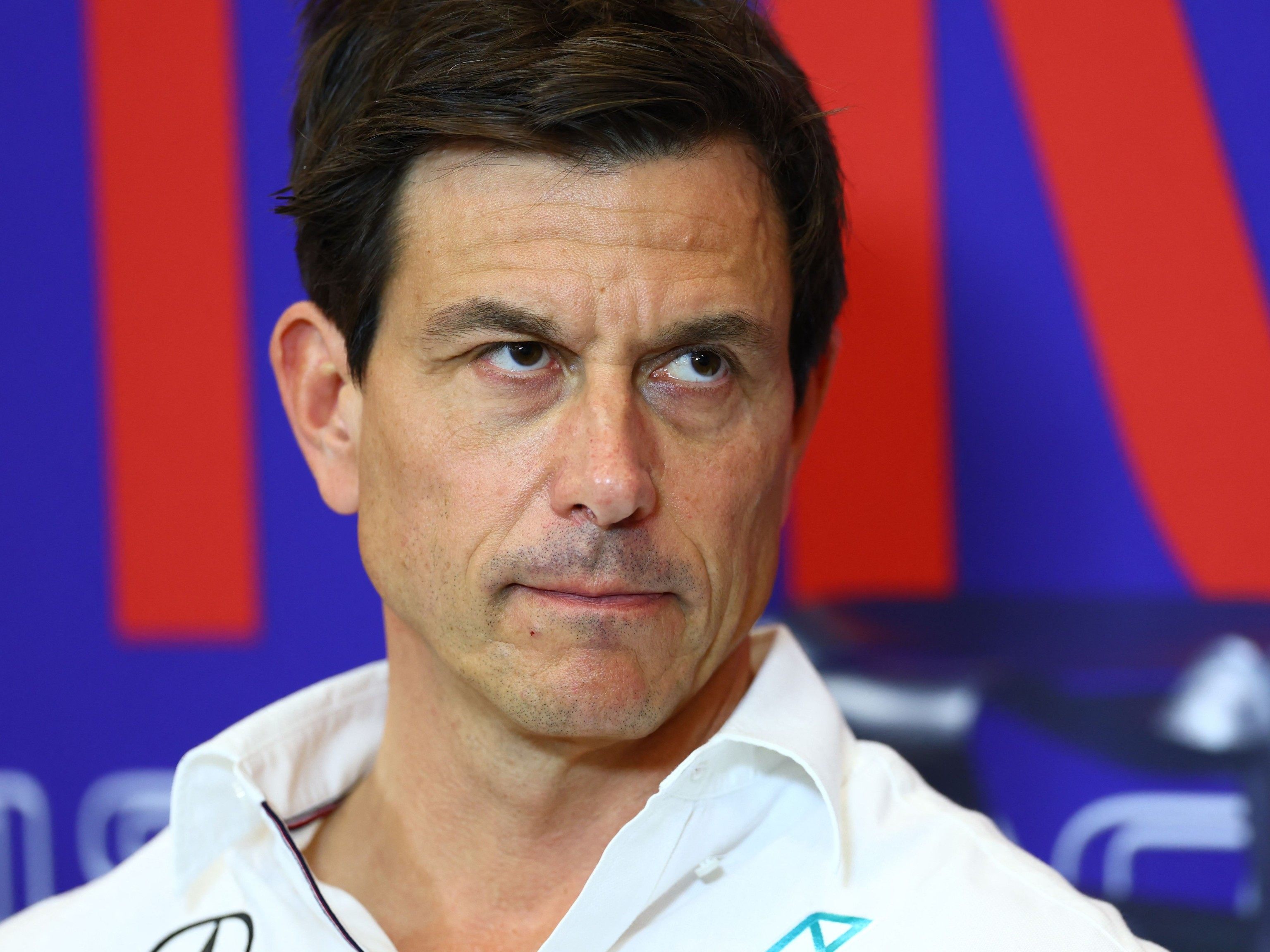 Mercedes-Teamchef Toto Wolff reagierte nach dem Katar-GP mit scharfer Kritik auf Aussagen von Red-Bull-Berater Helmut Marko.