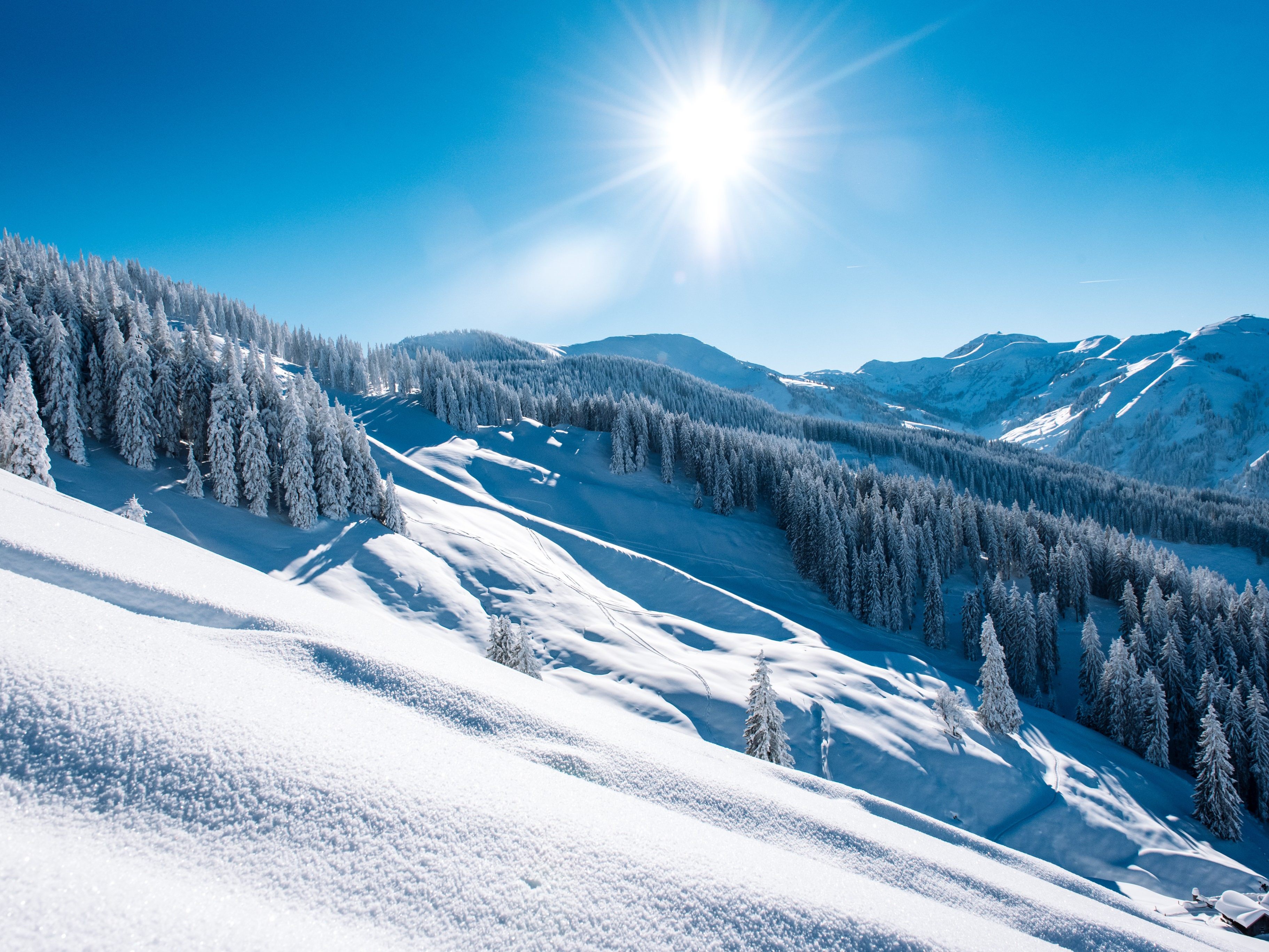 Ein 16-Jähriger aus dem Tennengau ist bei einem Skiunfall in Flachauwinkl tödlich verunglückt.