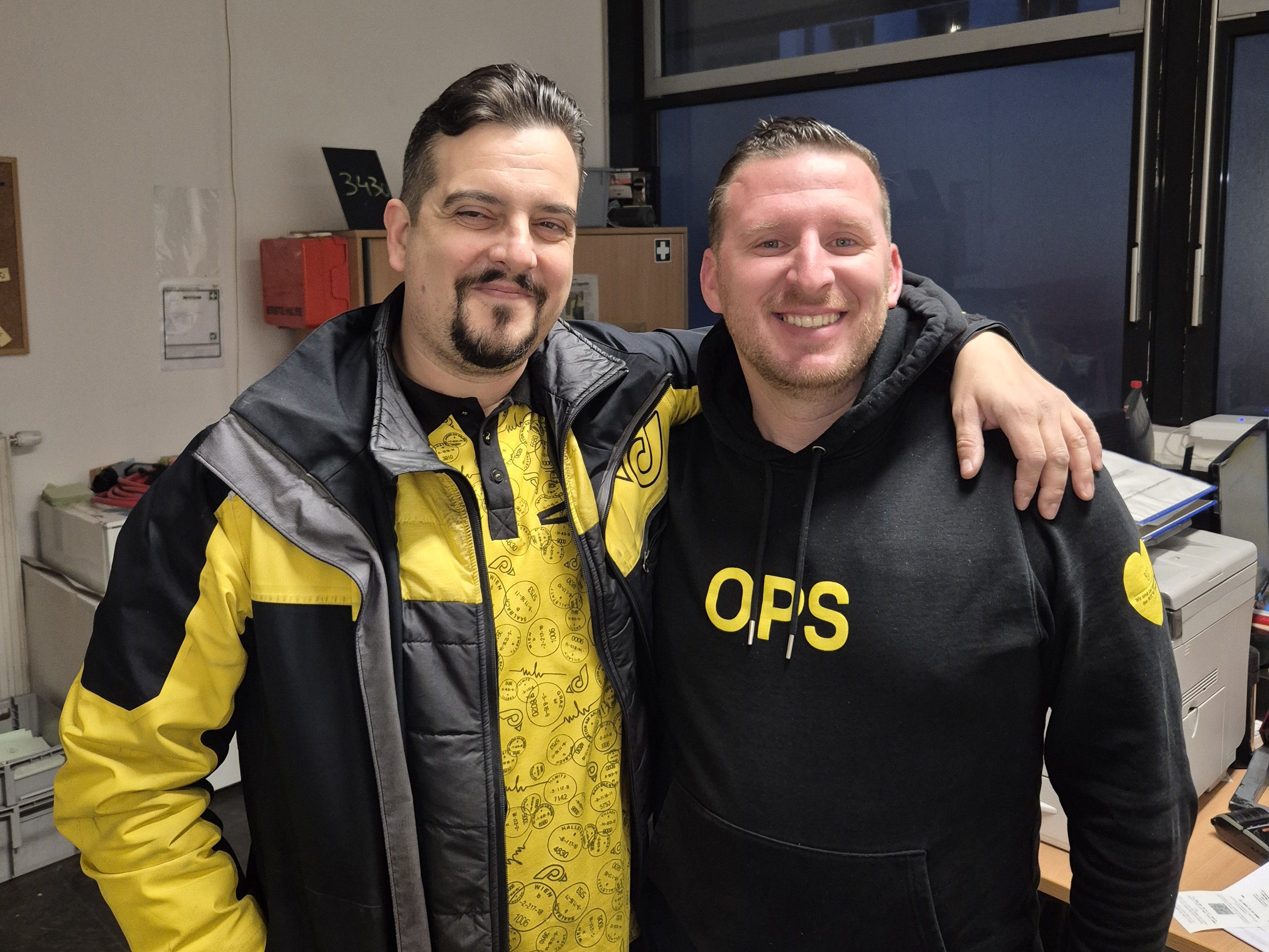 Bild (v.l.).: Thomas Eckstein und Patrick Osoinik aus der Post-Zustellbasis in Favoriten.