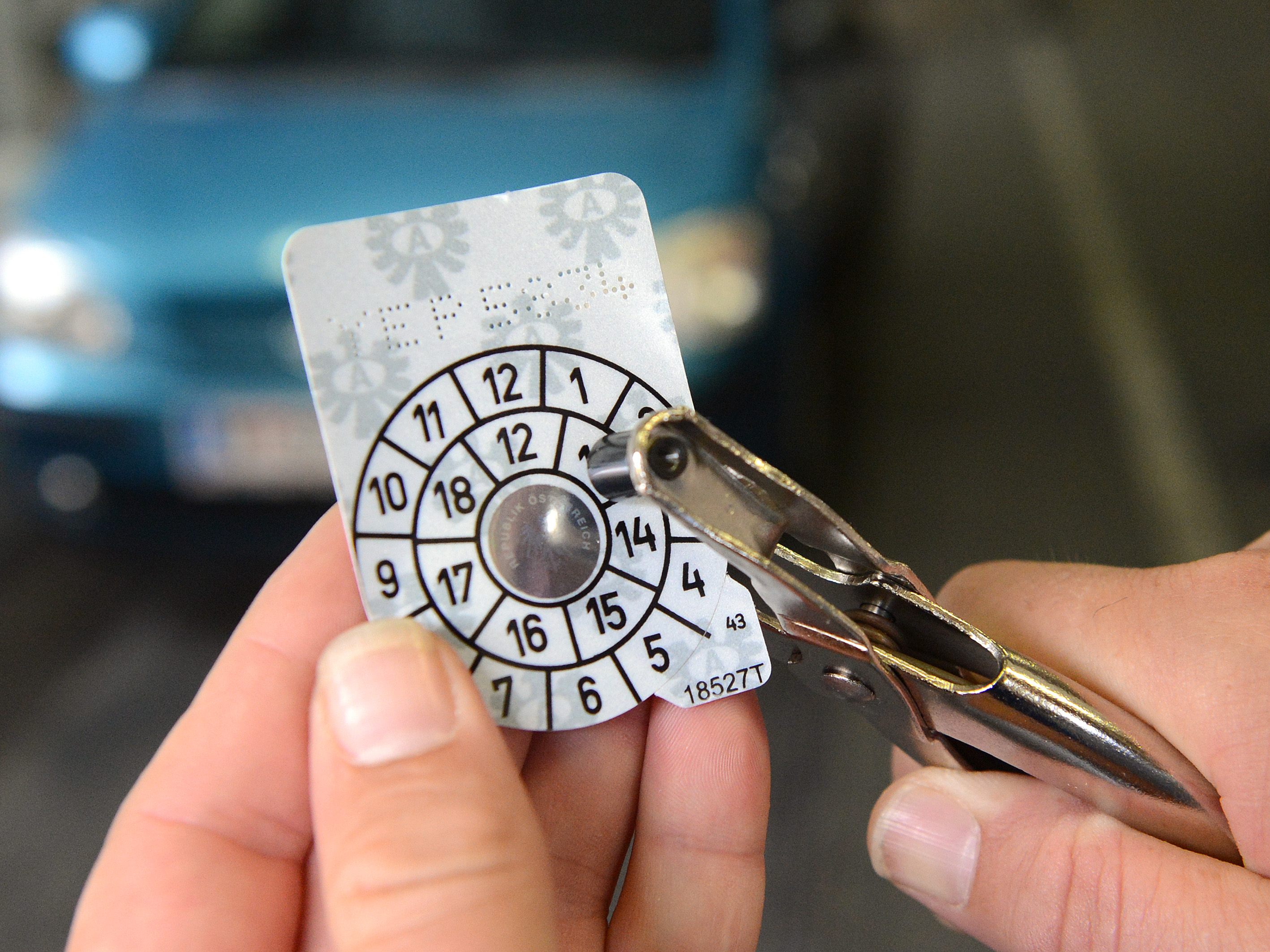 Mit der geplanten Änderung der Prüfintervalle sollen Fahrzeuge künftig seltener zur Pickerl-Begutachtung.