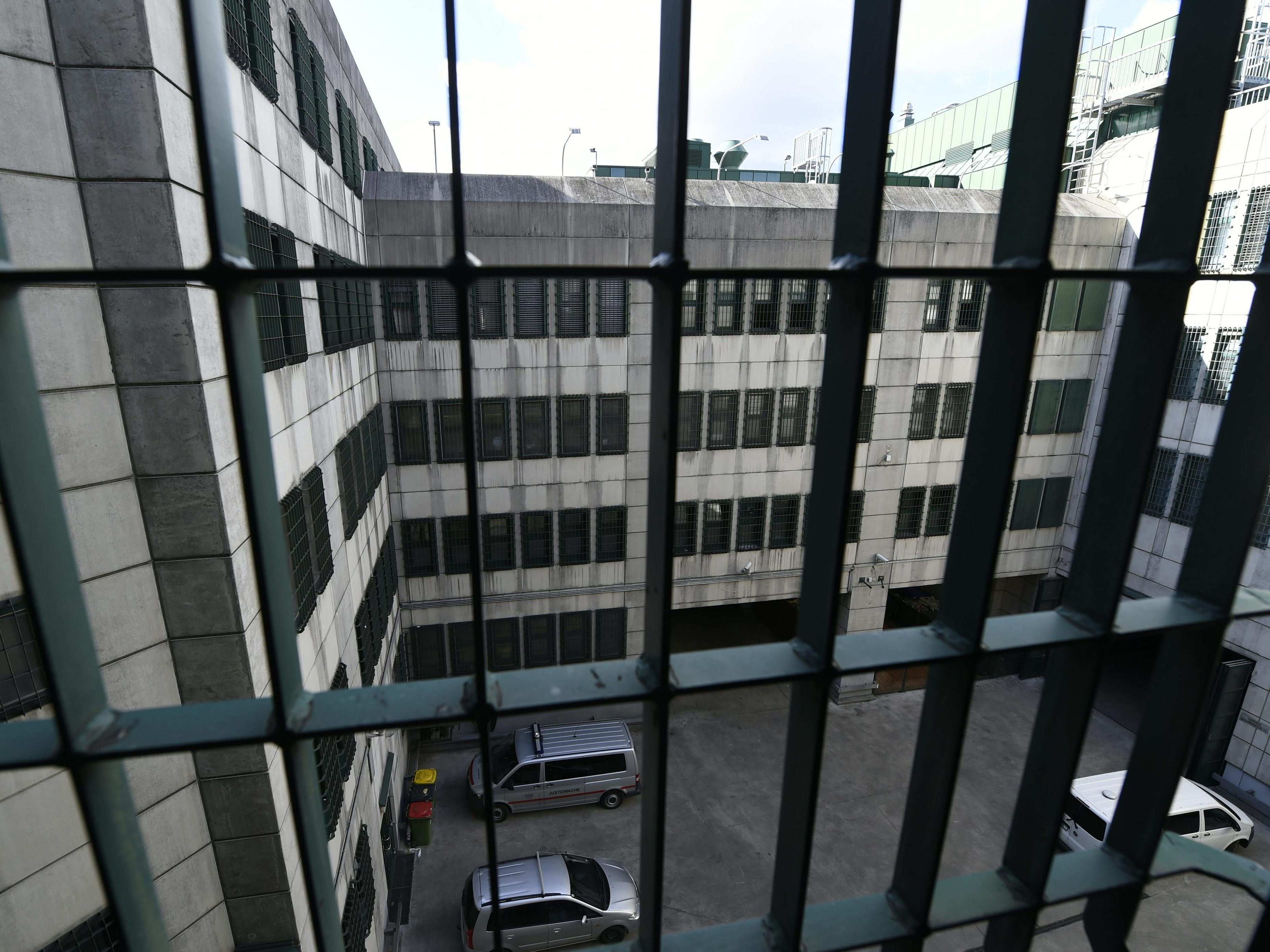 Ein 21-jähriger Häftling wurde tot in der Wiener JA Josefstadt aufgefunden.