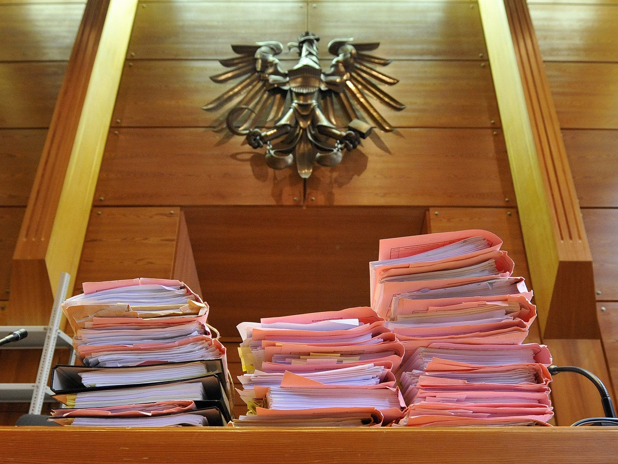 Ein Wiener Antiquar wurde wegen NS-Wiederbetätigung angeklagt.