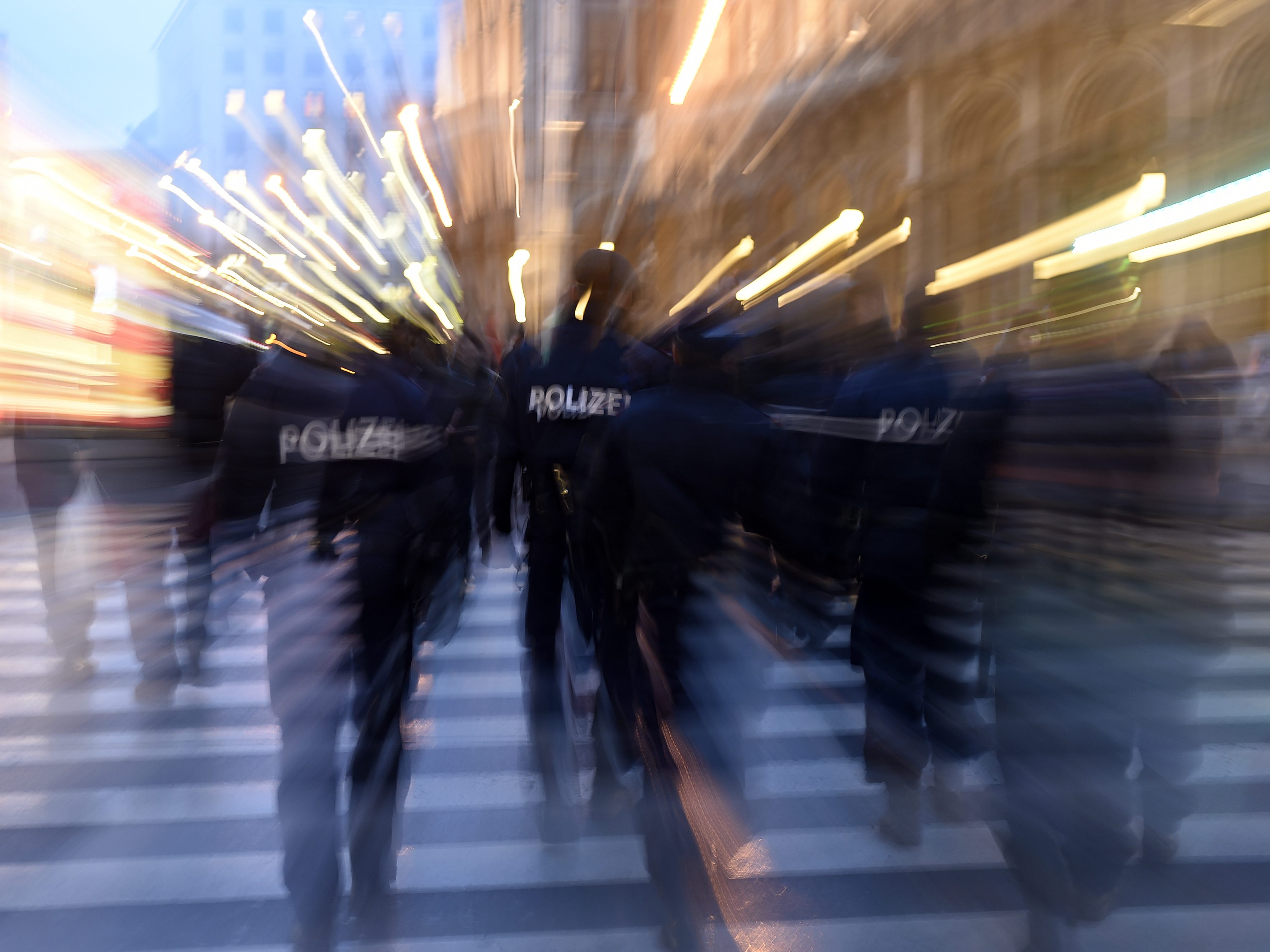 Nächtlicher Polizei-Einsatz nach Schüssen in Wien-Favoriten.