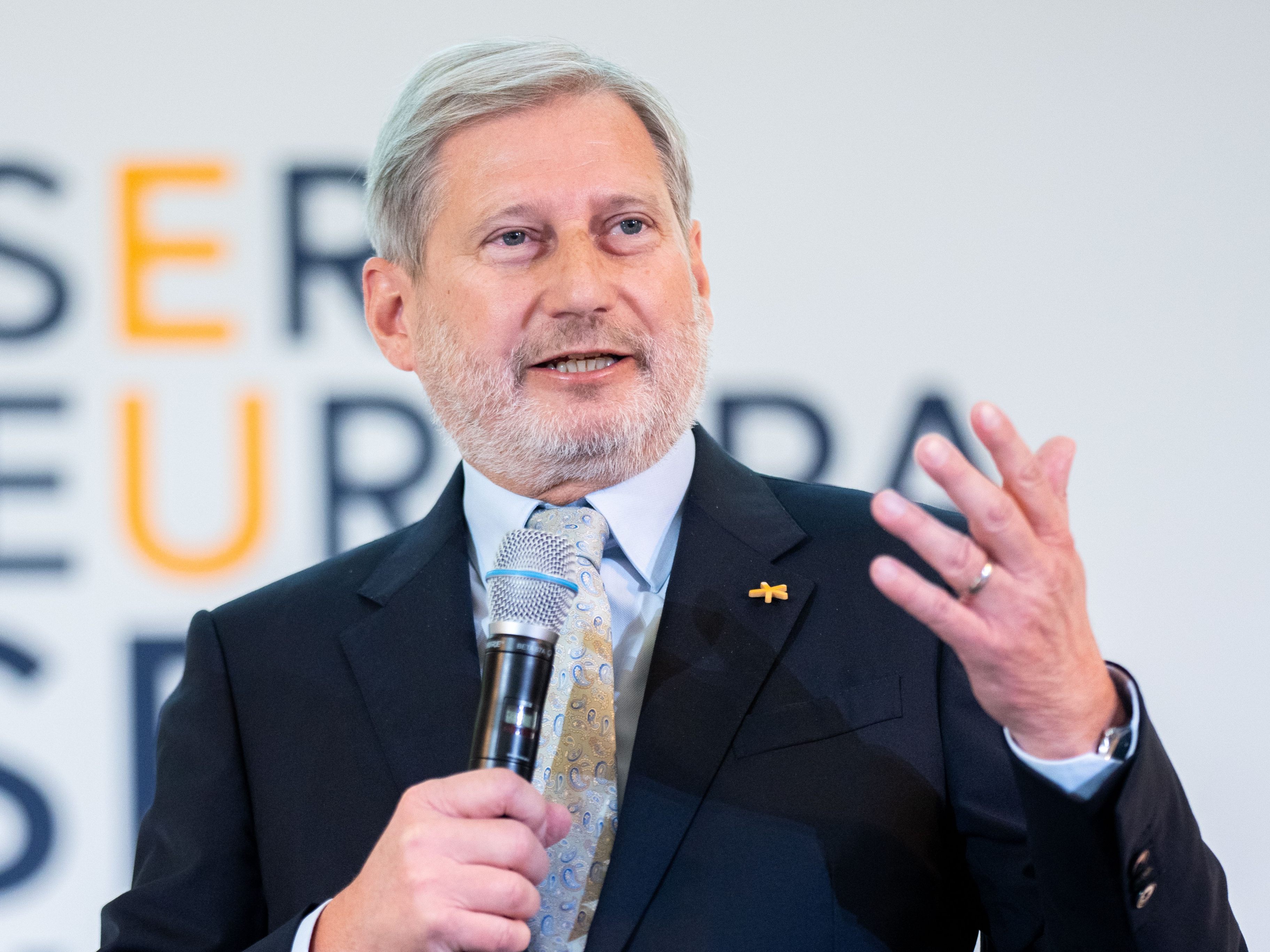Die FPÖ ist gegen die Bestellung von Ex-EU-Kommissar Johannes Hahn.