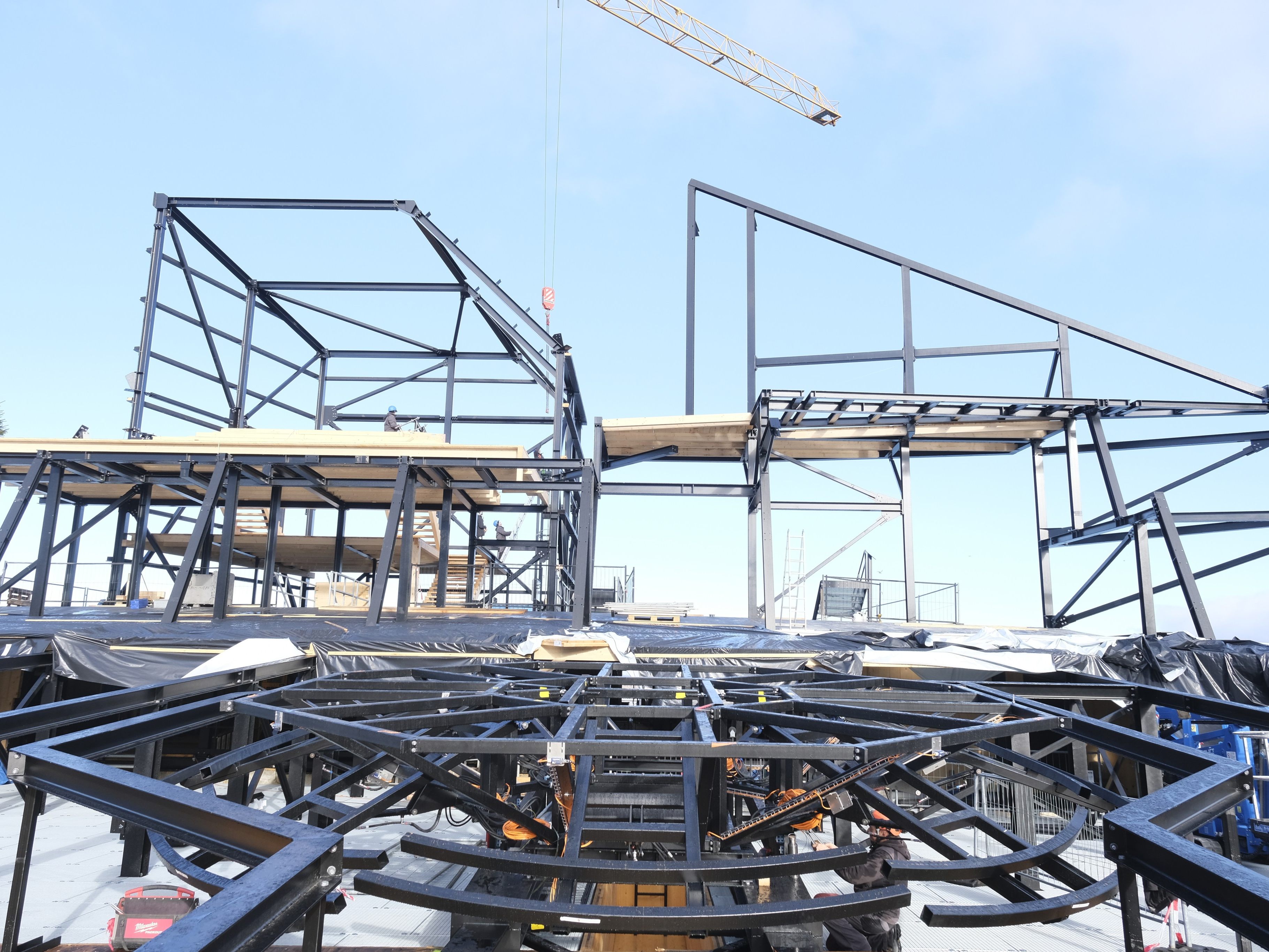 Auf der Bregenzer Seebühne wird bereits am Bühnenbild für den kommenden Festspielsommer gearbeitet.