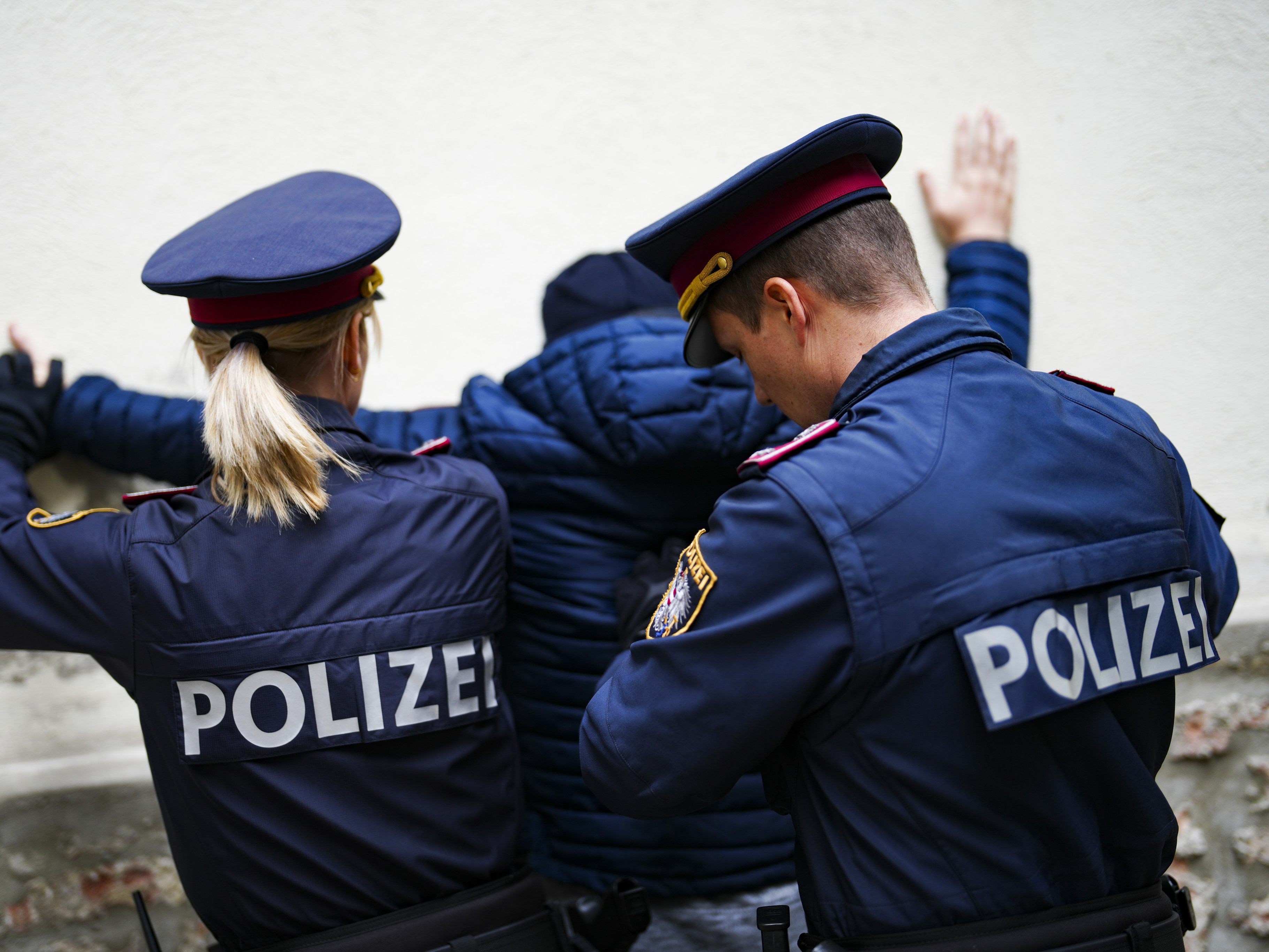 Für den 26-Jährigen klickten die Handschellen.