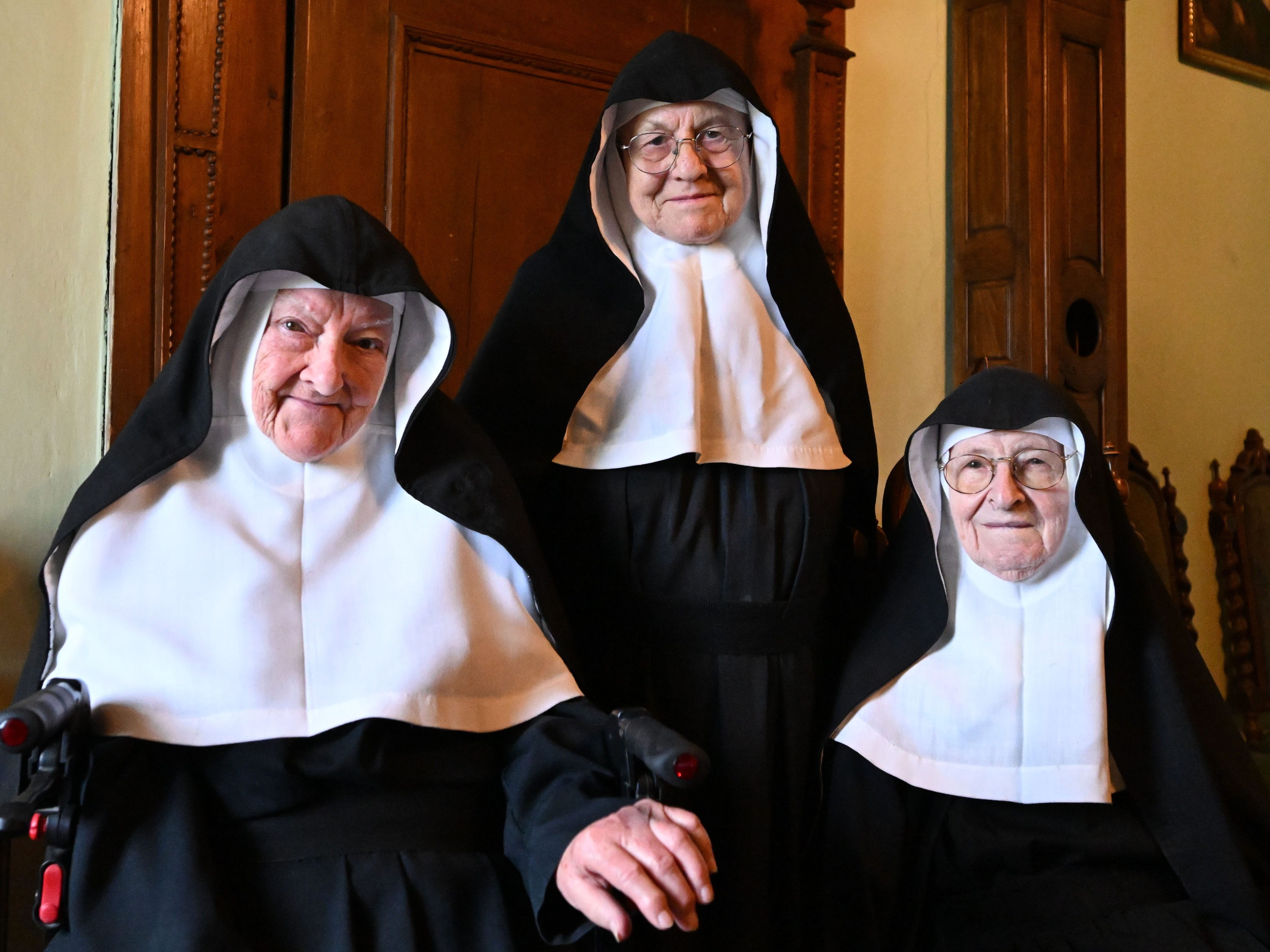 Die drei Nonnen sind nun doch wieder auf Instagram.