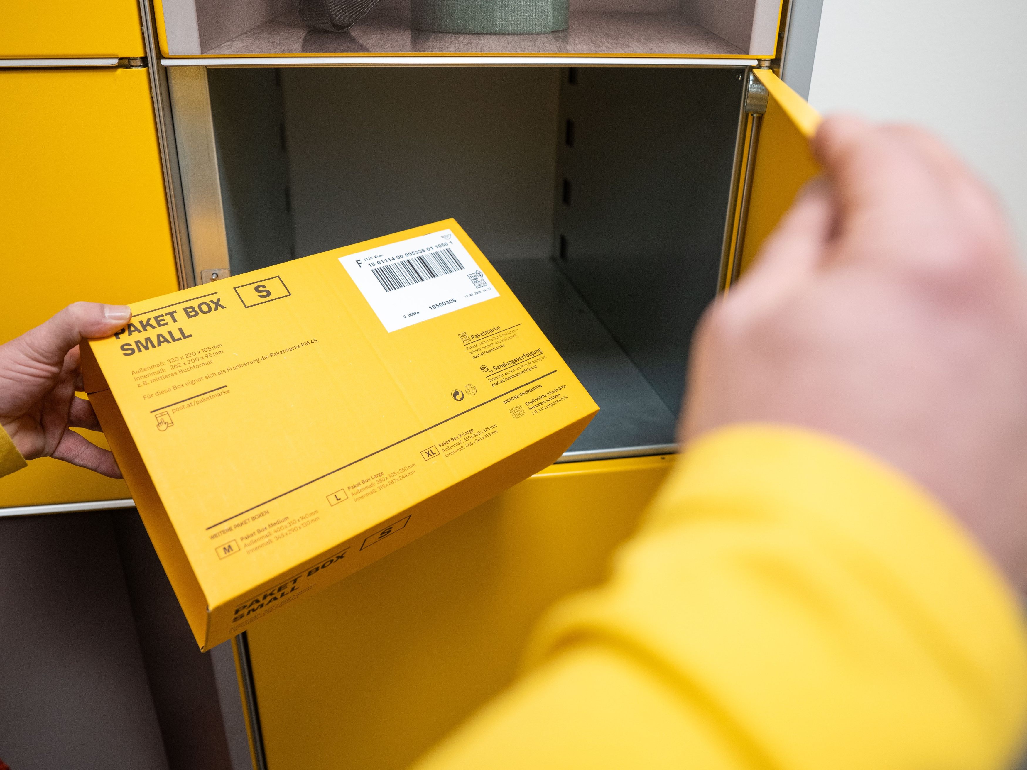 "Allein im Dezember erwartet die Post rund 20 Millionen Pakete", so Paket-Chef Umundum.