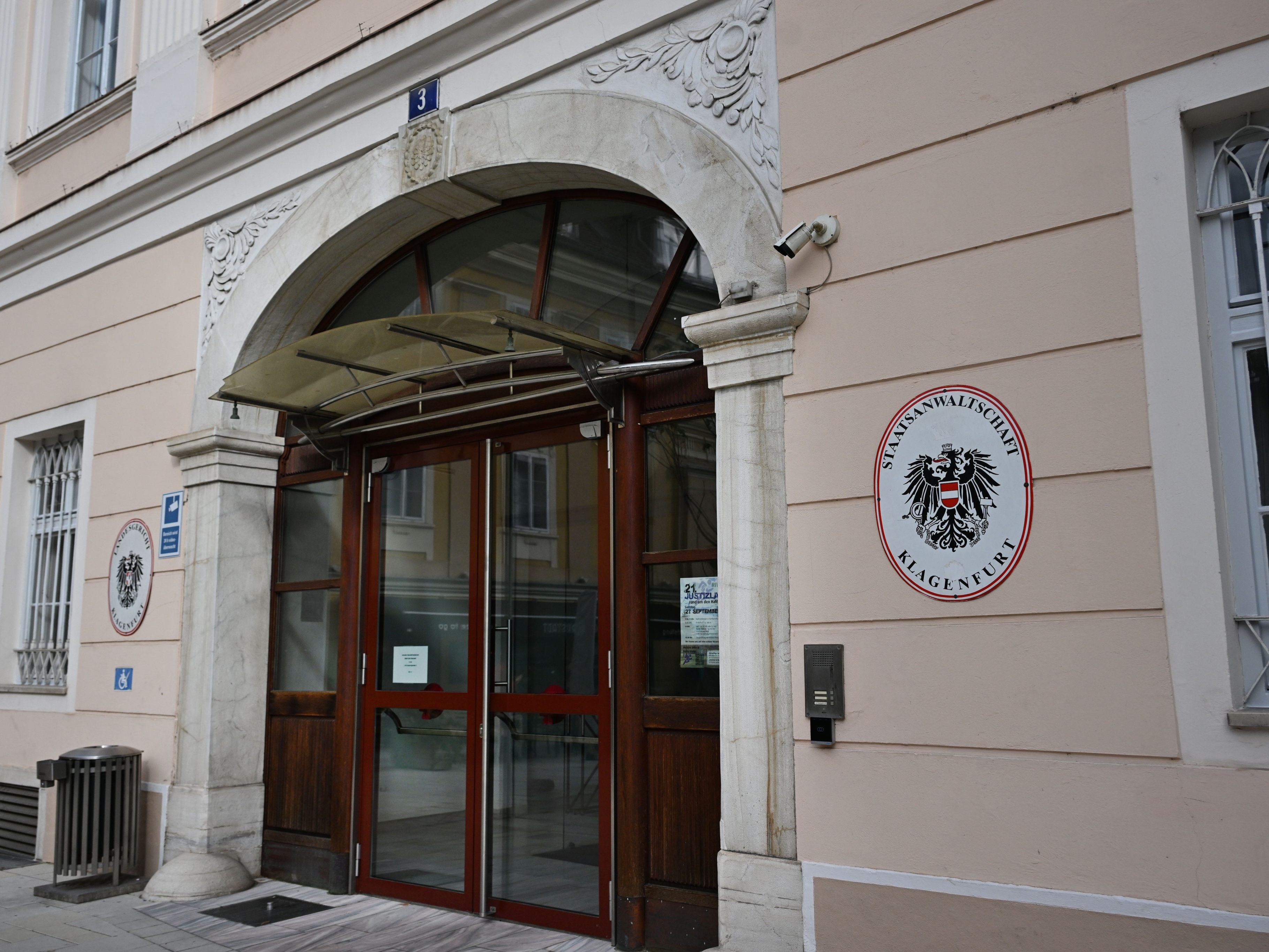 Haftstrafe nach Messerangriff auf Ehefrau