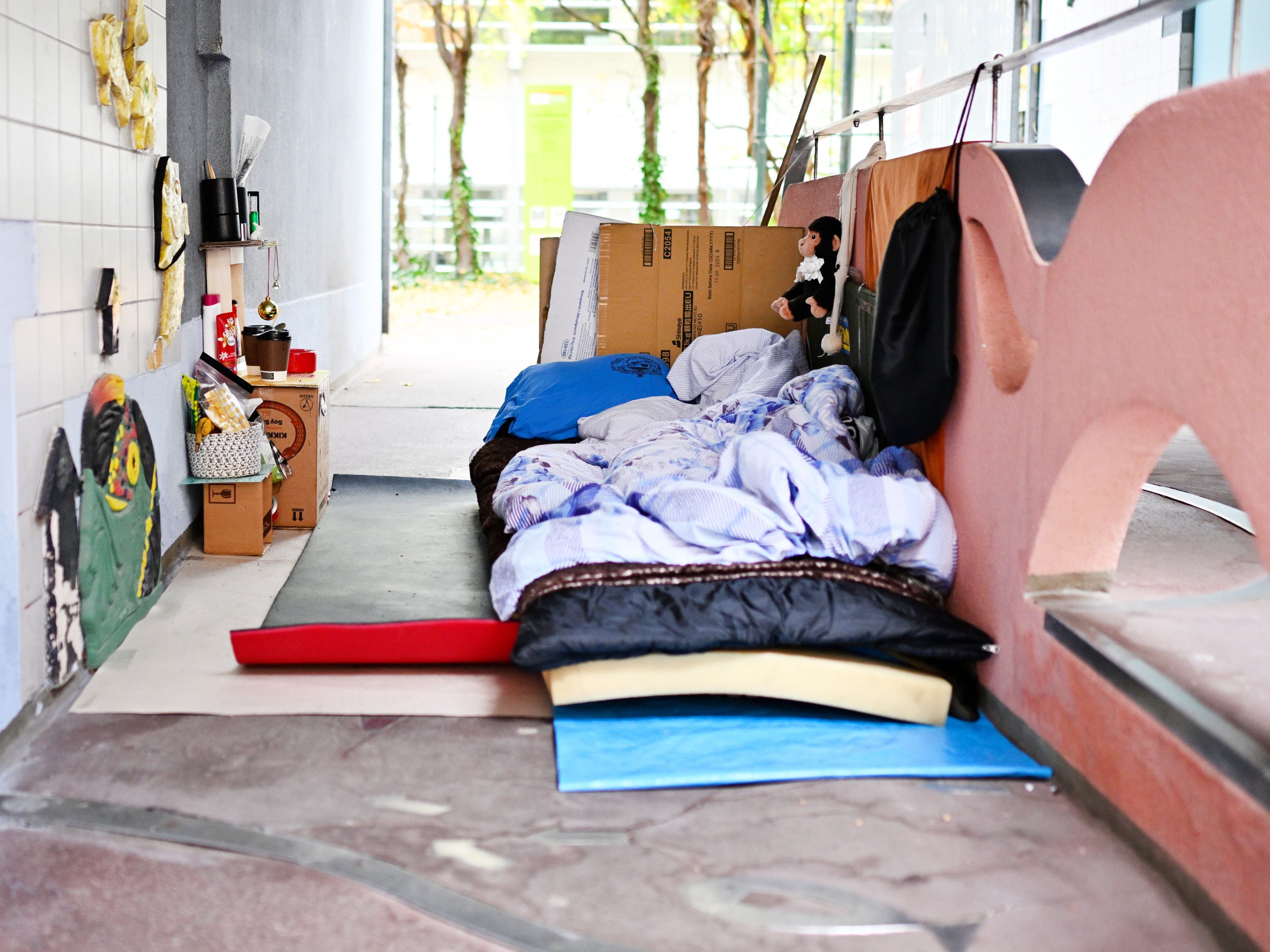 Die Caritas warnt vor einem starkem Anstieg der Obdach- und Wohnungslosigkeit.