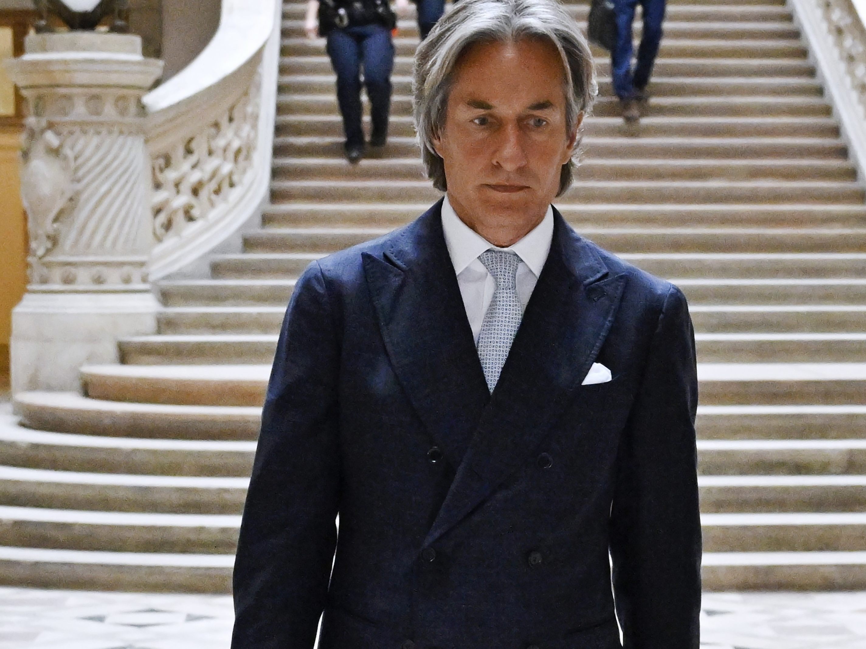 Grasser bleibt über Weihnachten in Haft – Fußfessel ab Jänner.