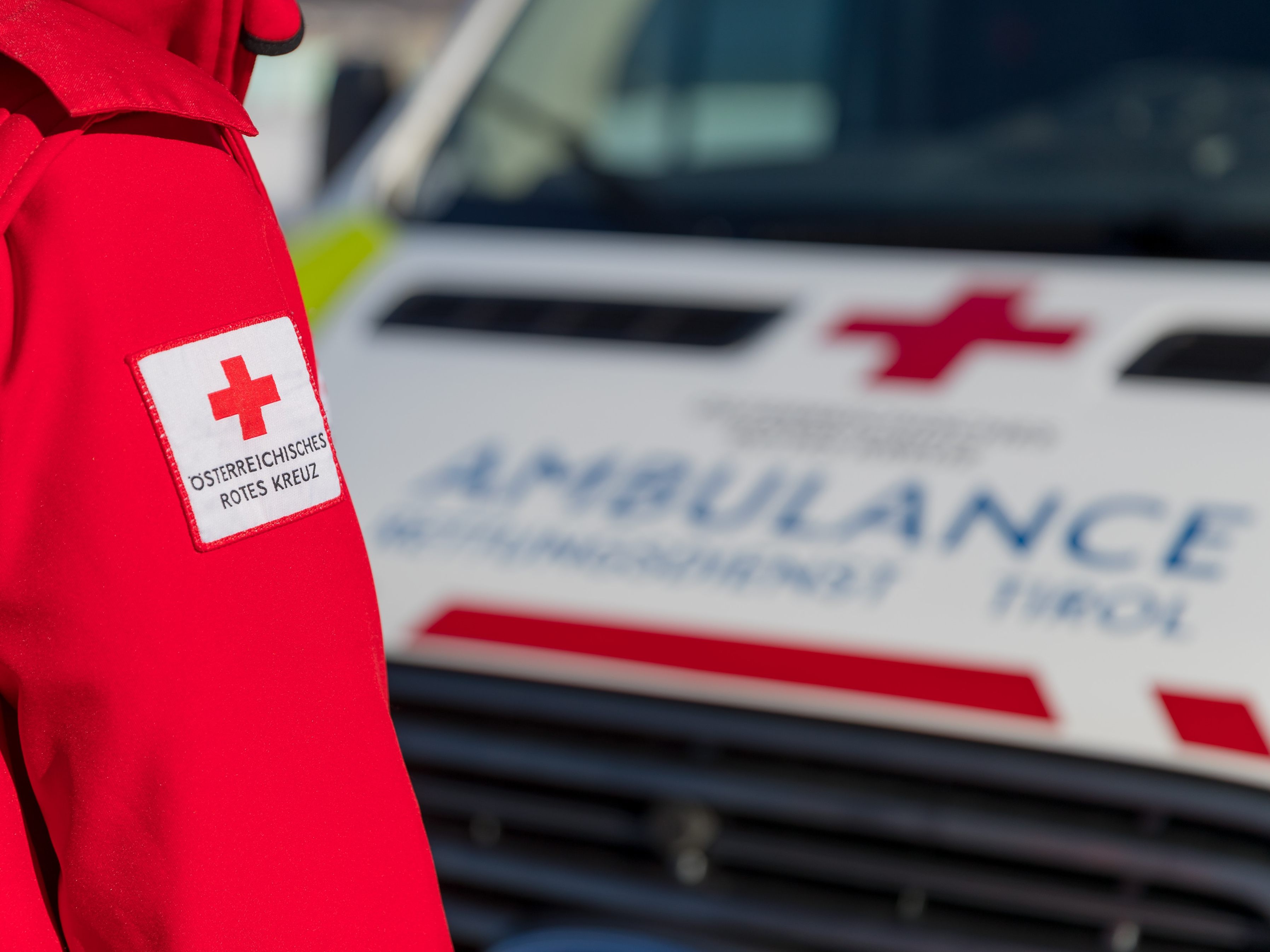 Ein Toter nach einer Pkw-Kollision in Niederösterreich.