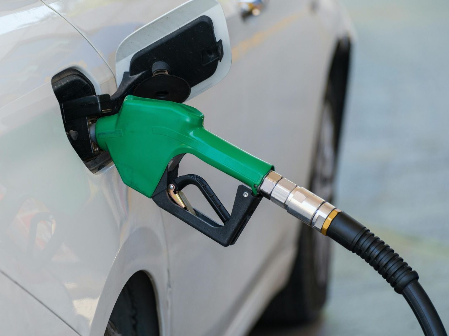 Österreich liegt bei den Spritpreisen im EU-Vergleich im Mittelfeld.