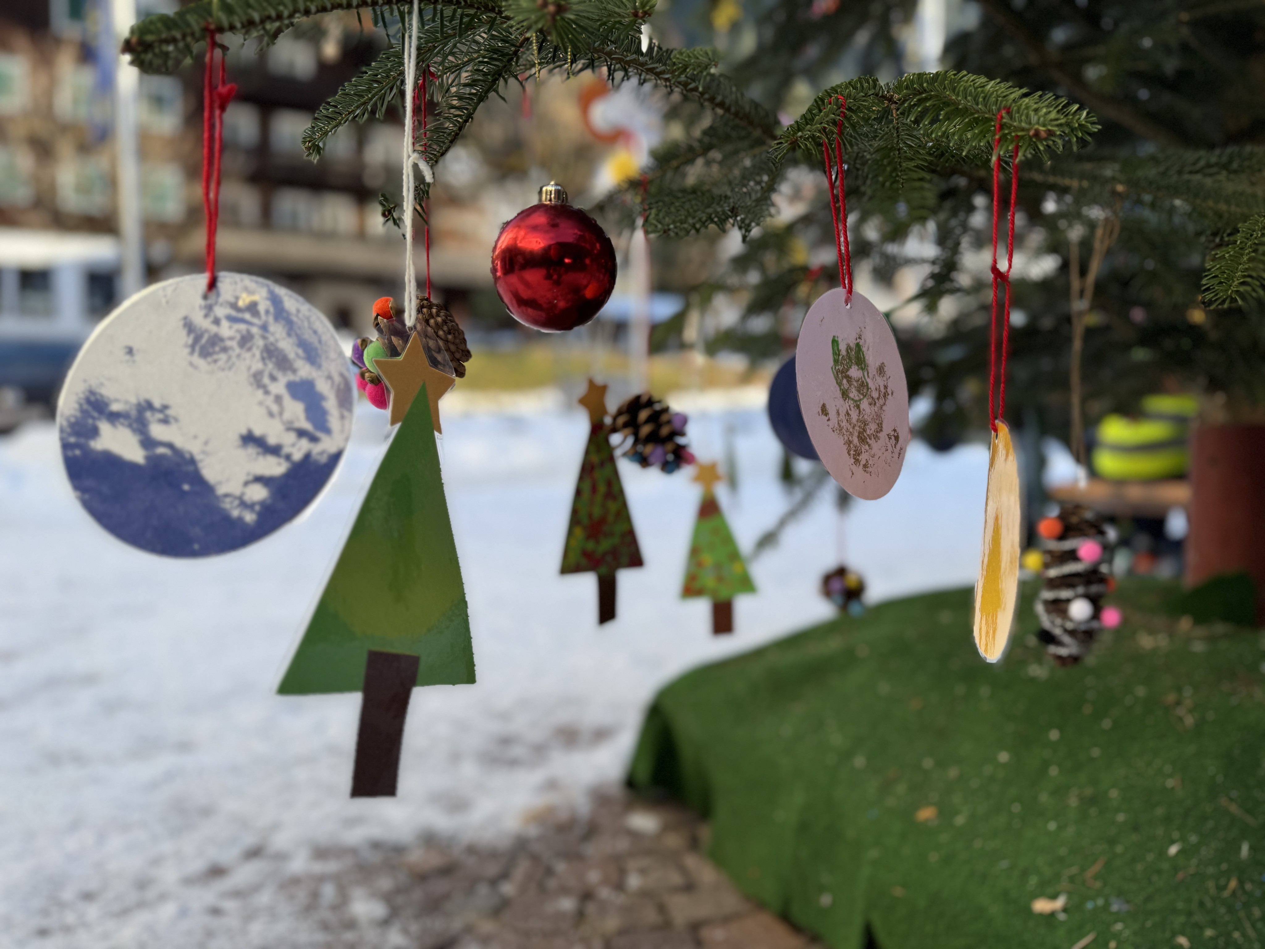 Christbaum schmücken, Vorarlberg, Gaschurn, Kinder, Kindergarten, Spielgruppe, Famon