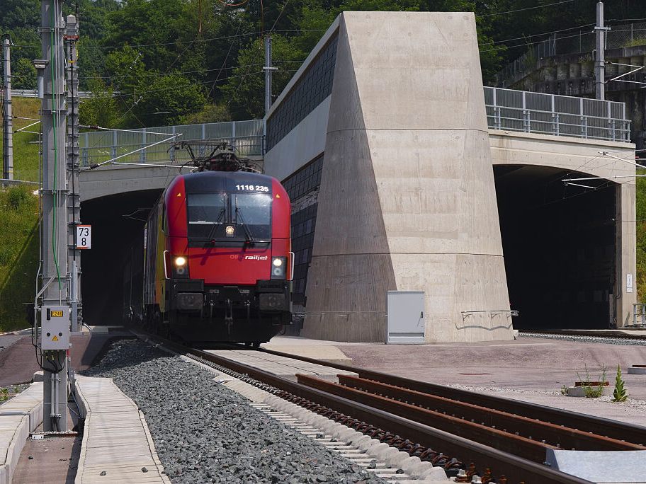 ÖBB-Fahrplan 2026: Mehr Züge, kürzere Fahrzeiten, neue Verbindungen.