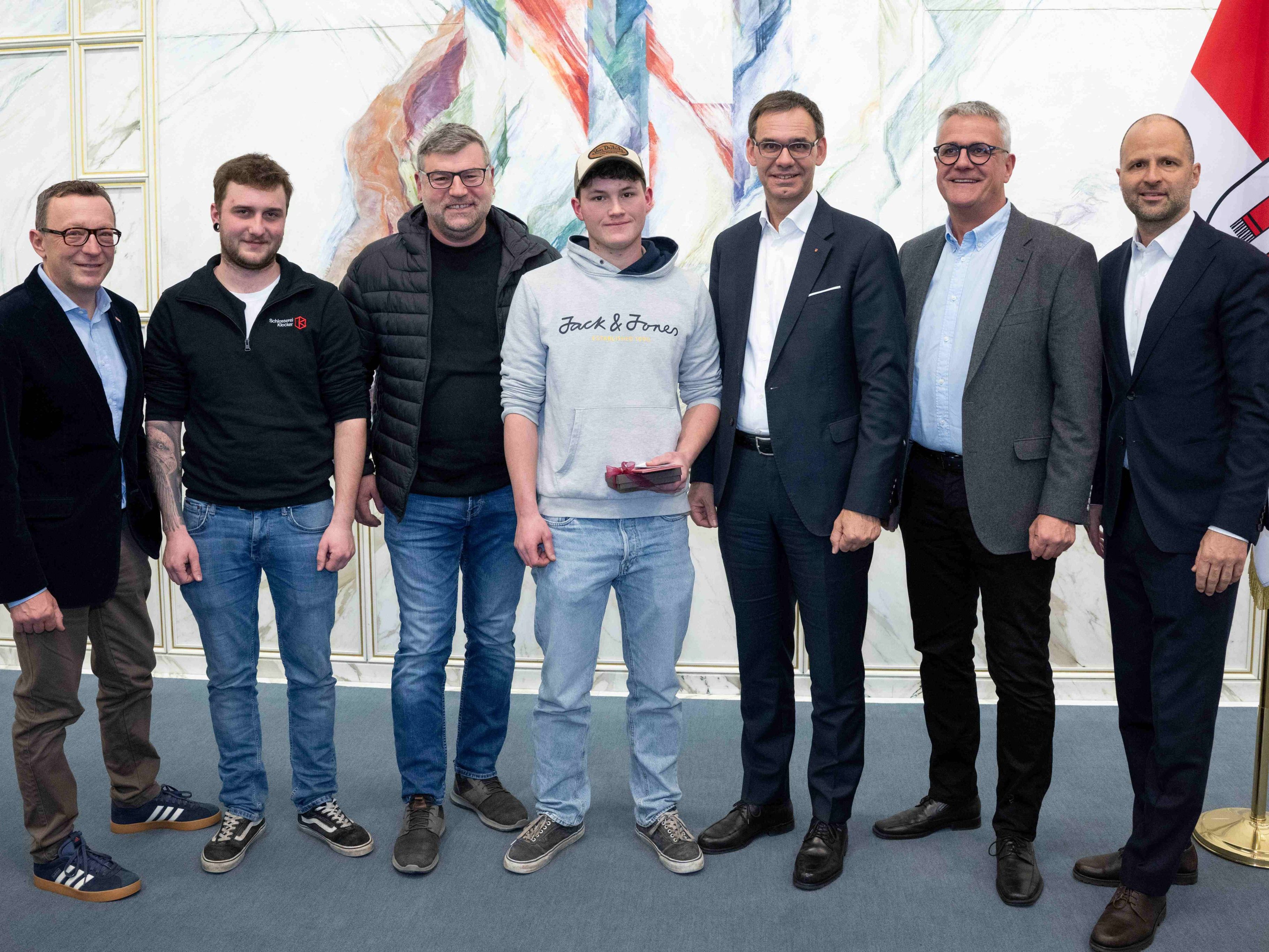 Johannes Klocker, Lehrling Jakob Winter, Mitarbeiter Schlosserei Klocker und politische Vertreter.