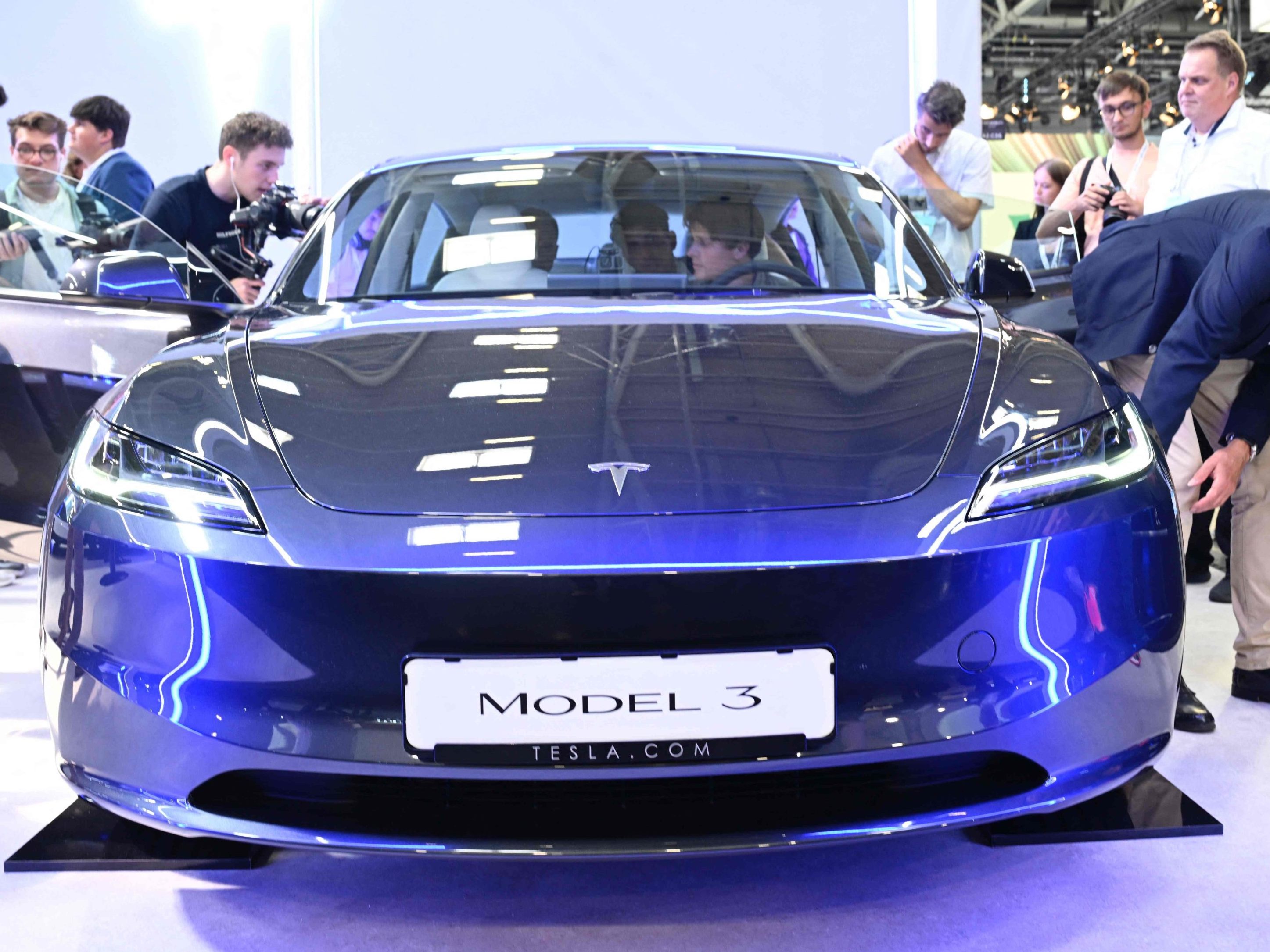 Tesla bringt günstiges Einstiegsmodell des Model 3 in Europa – hilft das gegen den Einbruch?