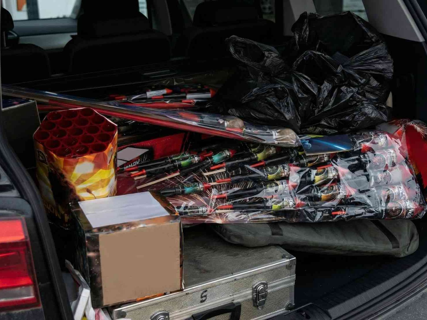 Die Herkunft der Pyrotechnik wird ermittelt.