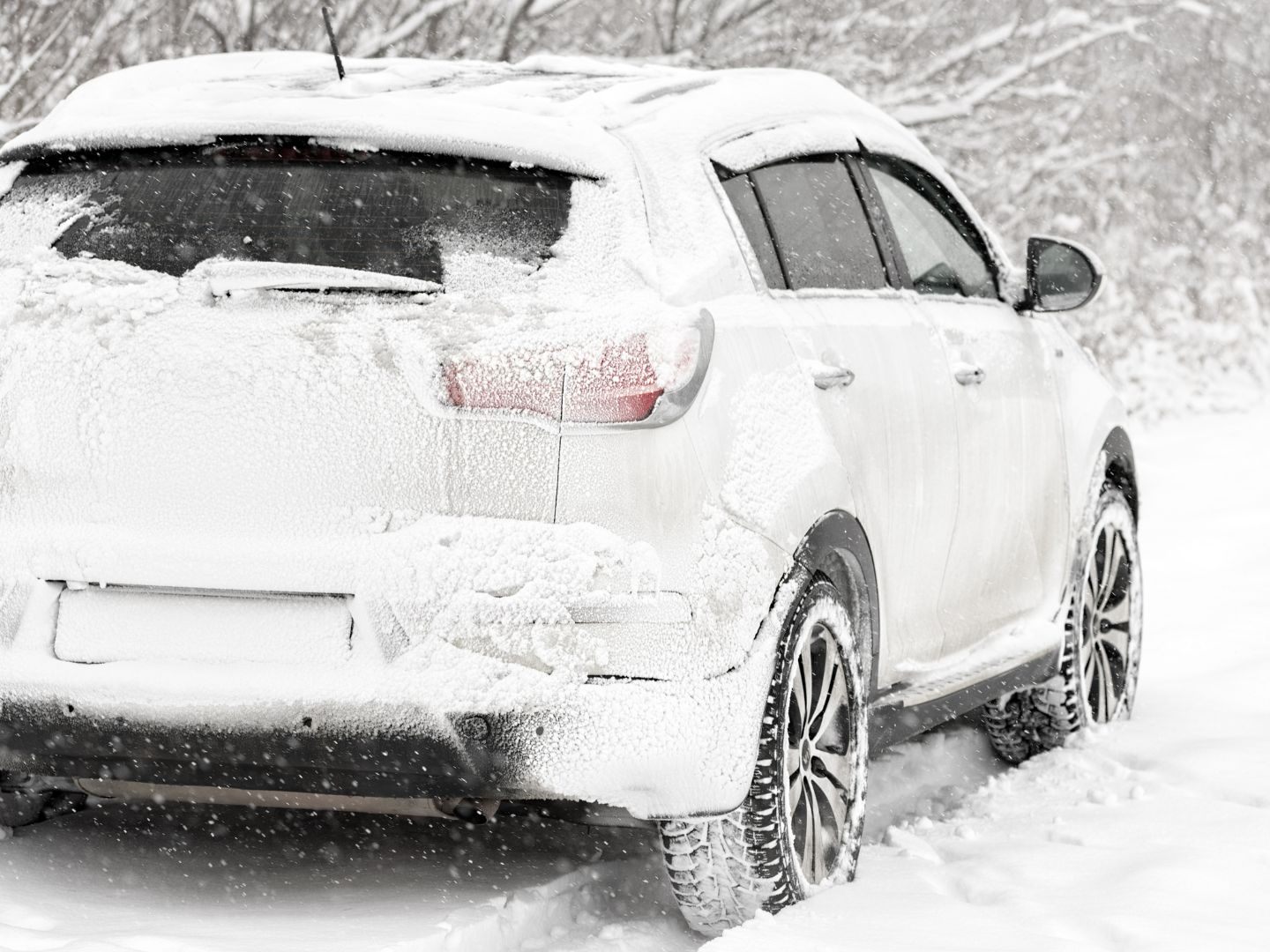 Was man im Winter beim Autofahren vermeiden sollte.